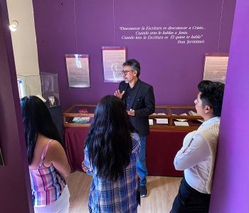 Visitas_exposición_Biblias